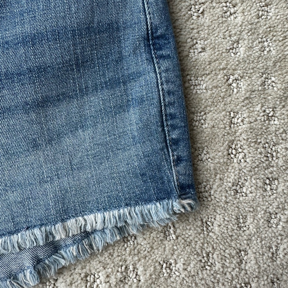 NWT Girls’ Abercrombie Kids High Rise Blue Denim Shortie Shorts, Size 11/12 - Picture 3 of 4